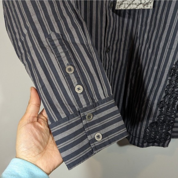 Roar Black Striped Long Sleeve Embroidered Button Down Nika Shirt Men Size M - Picture 6 of 9